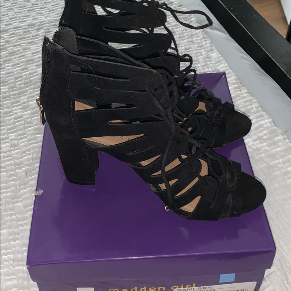 Heels - Picture 2 of 3
